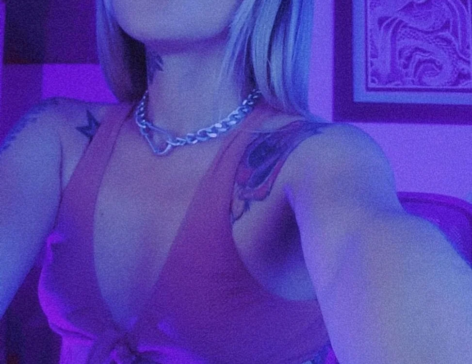 kim_jeins11 Offline XXX-Chat