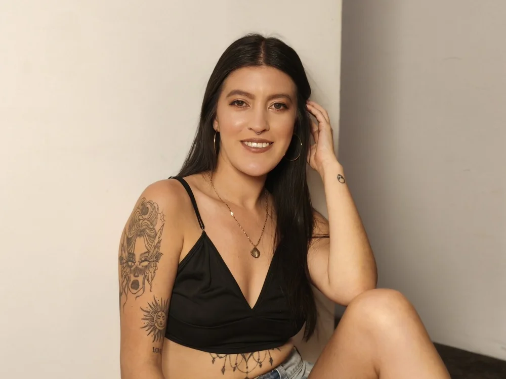 LiaCooper_'s Offline XXX Chat