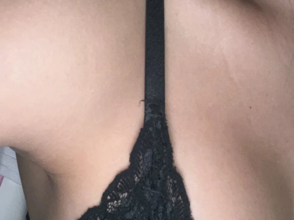 meninaveneno_ অফলাইন XXX চ্যাট