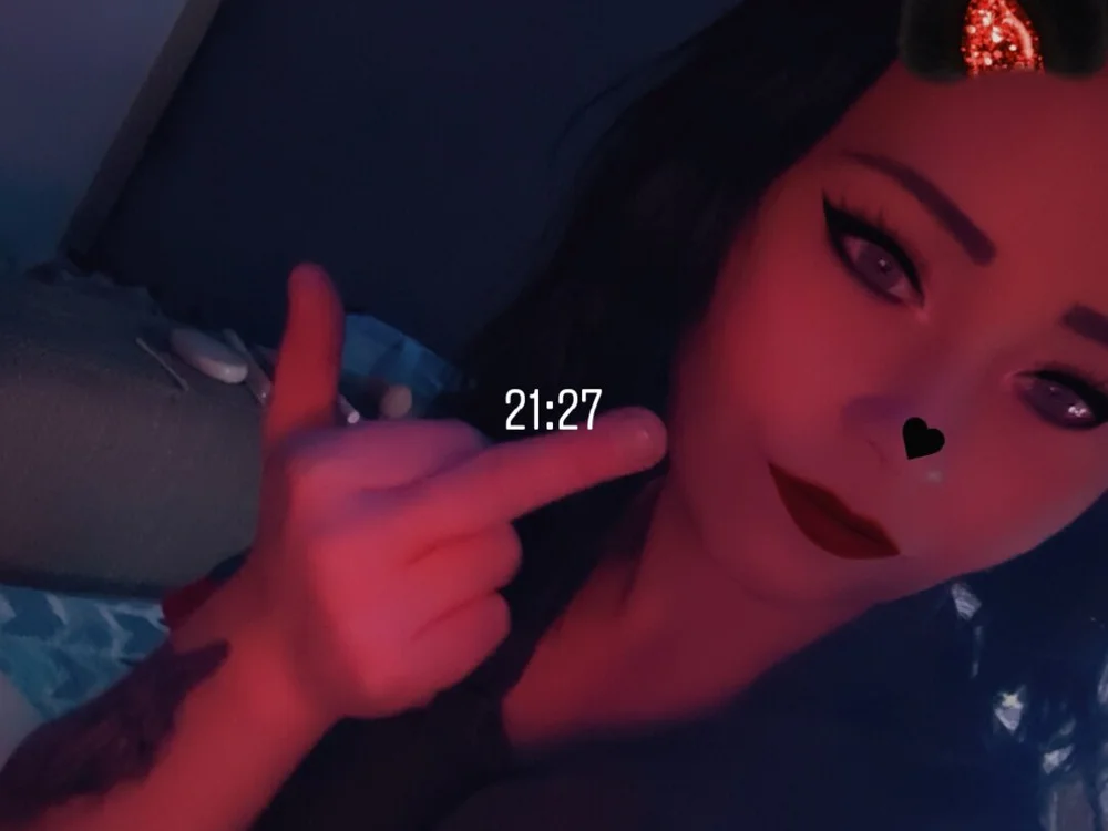 Malutka33677's Offline Chat Room
