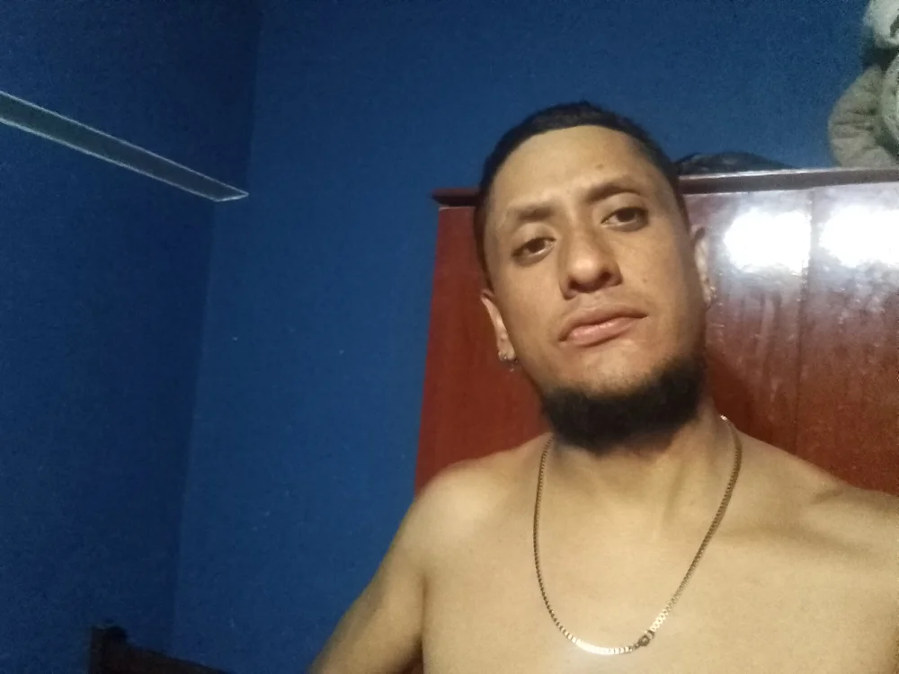 guelmiv20 – Offline XXX chat