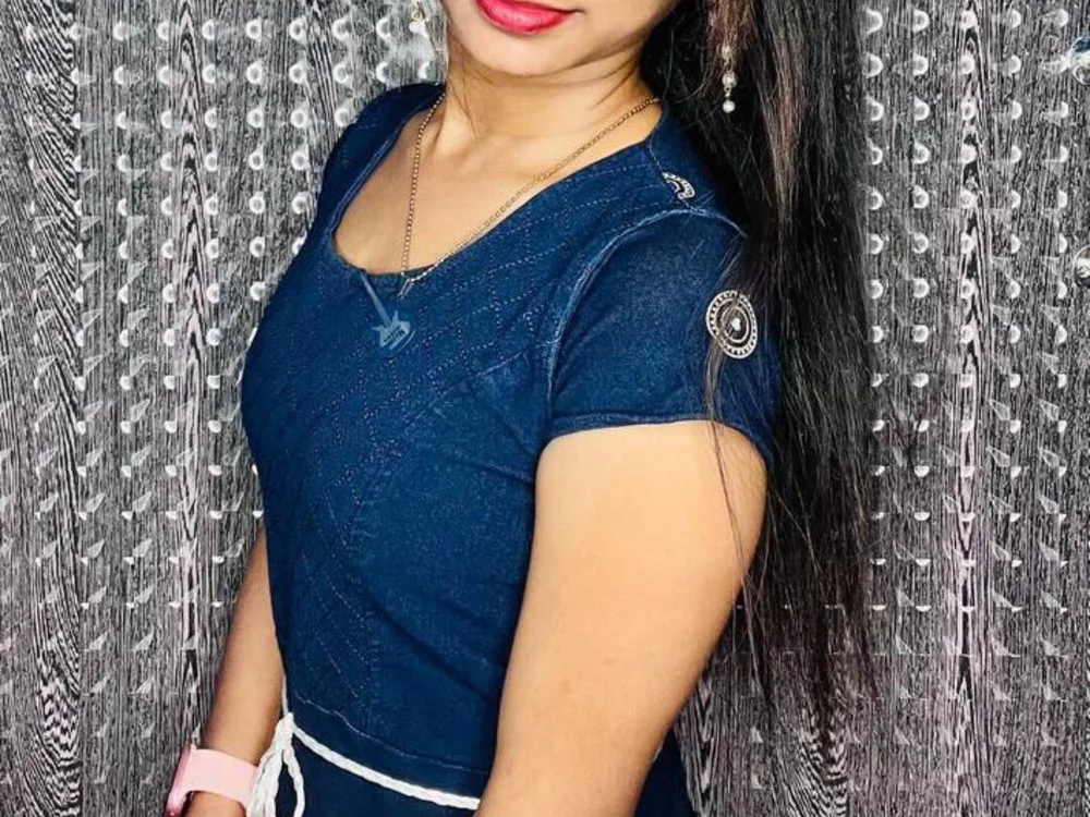 Naina_QUEEN offline chatrum