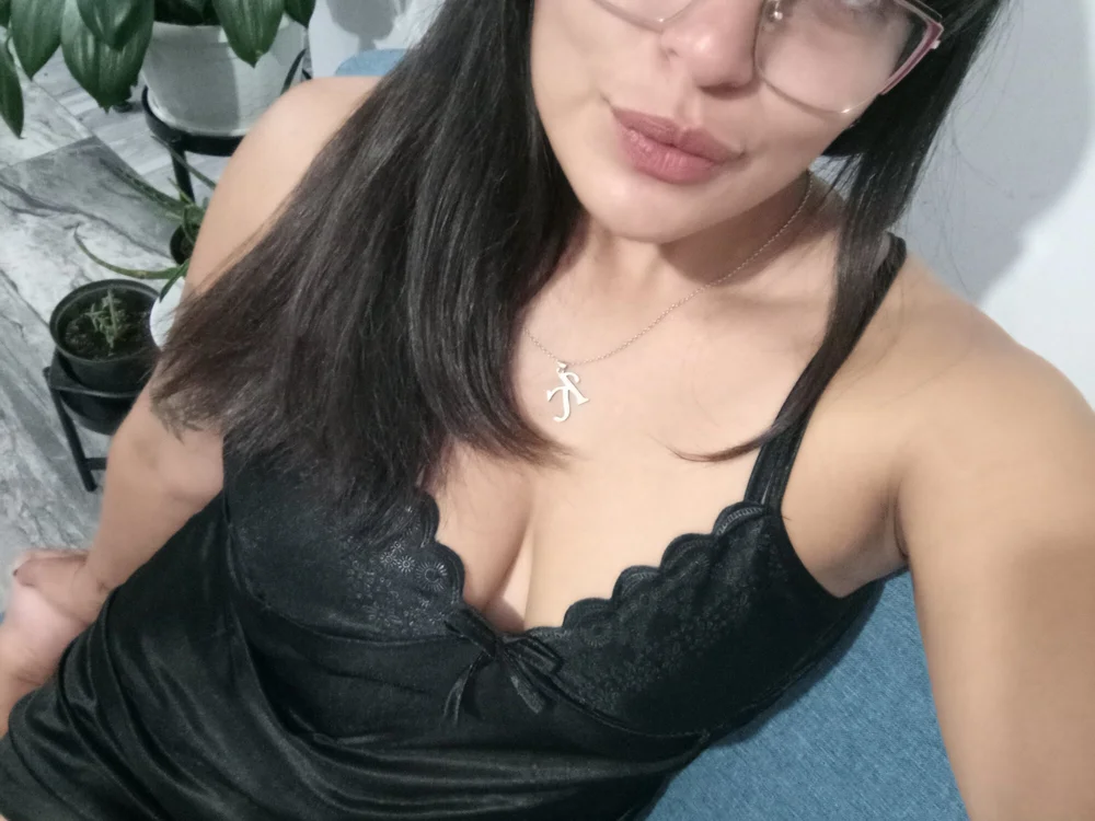 Kitana_2's Offline XXX Chat