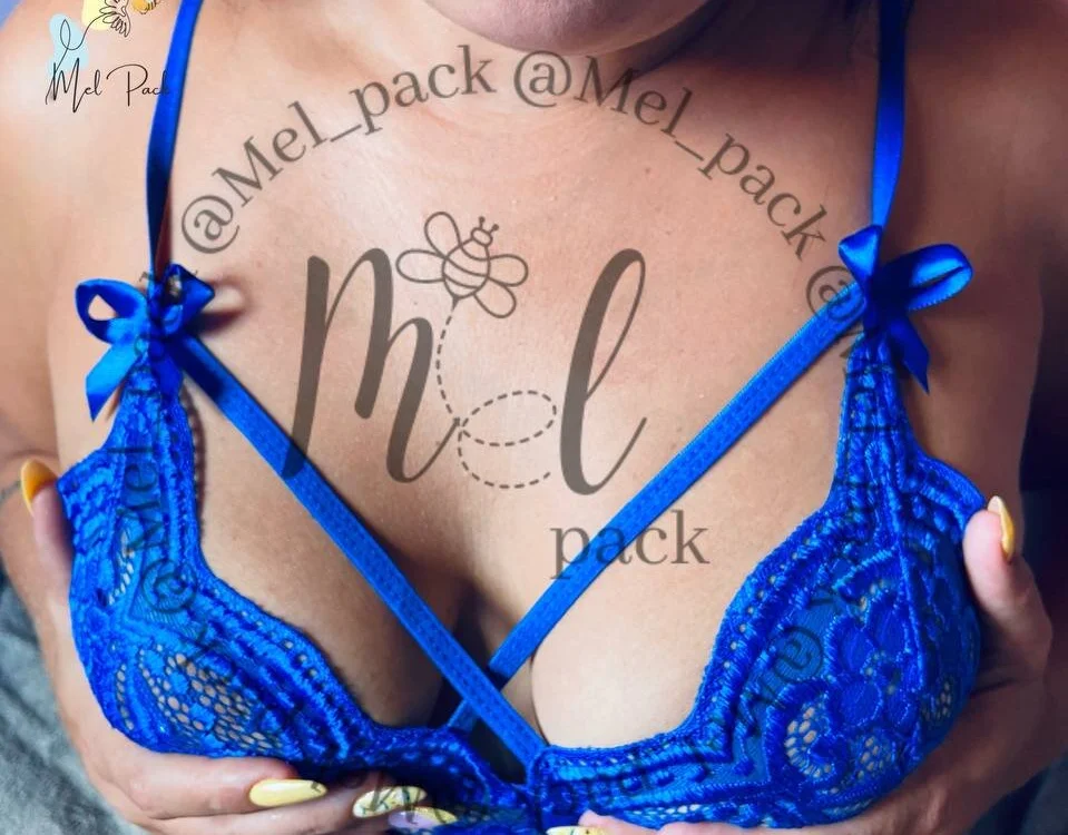 Mel_pack69's Offline Chat Room