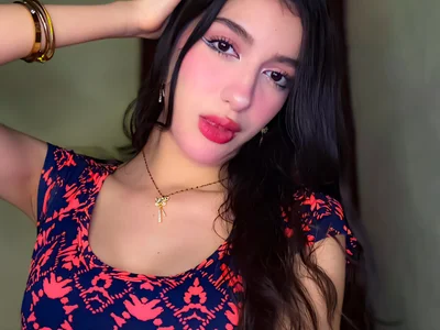 Emily-hottson on StripChat