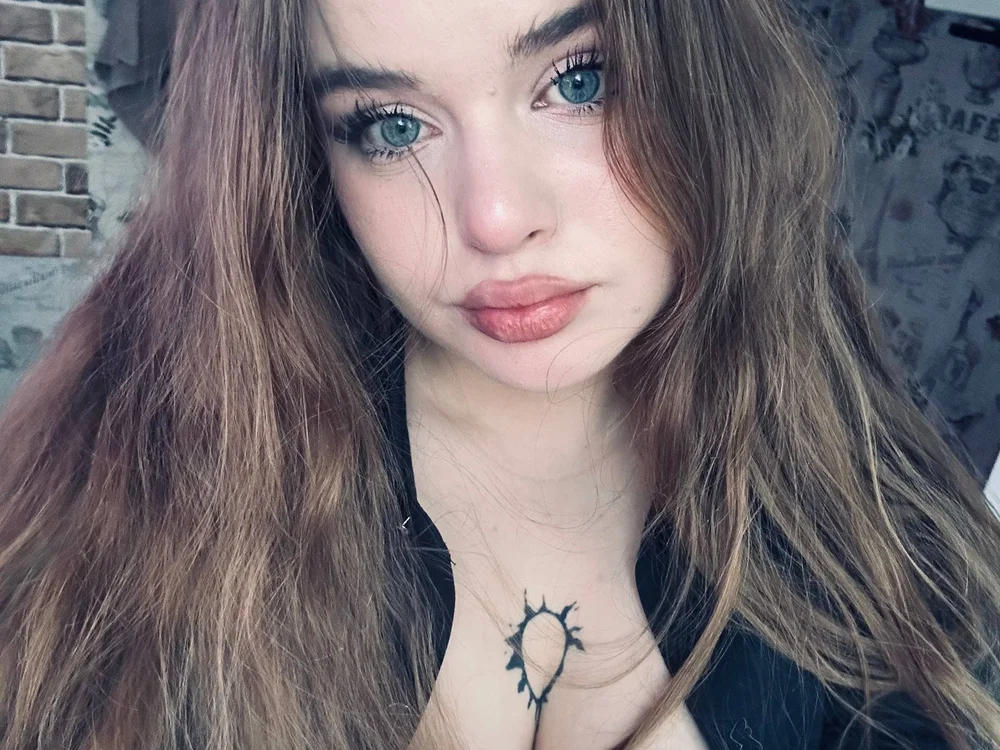 QuartzFever live XXX chat