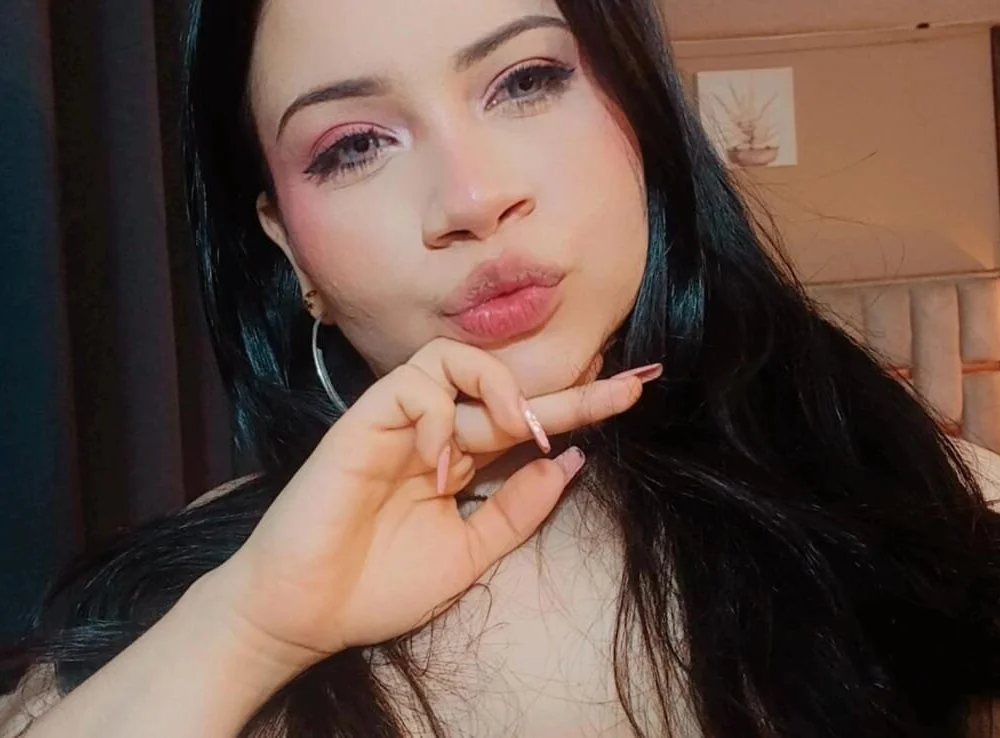 scarletrose__'s Offline Chat Room