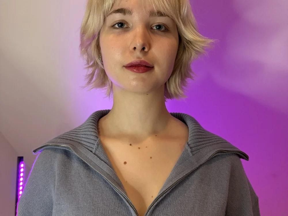 RebeckaHugi's Offline Chat Room