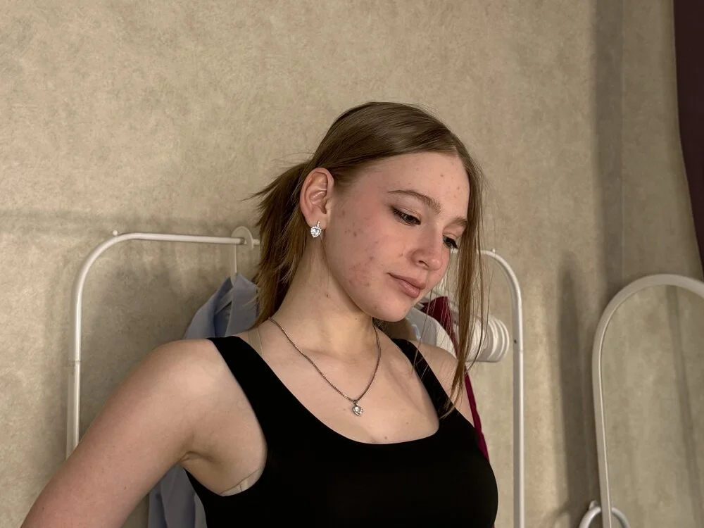 RowenaIanniello: συνομιλία ΧΧΧ εκτός σύνδεσης