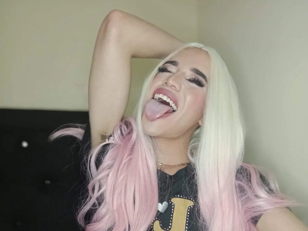 Kenia_Brigman1's Offline XXX Chat