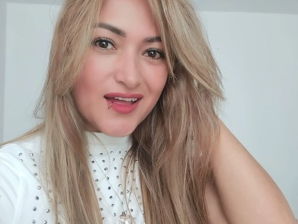 ximenaxcite19 离线XXX聊天