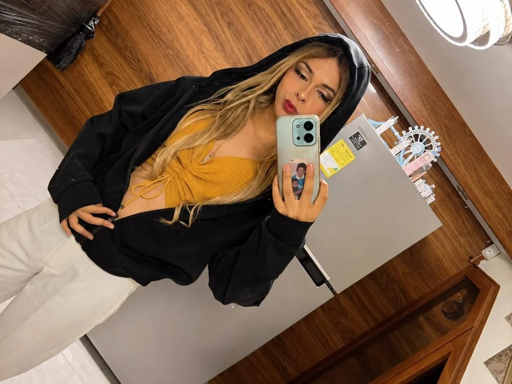 Sabrinatshot's Offline XXX Chat