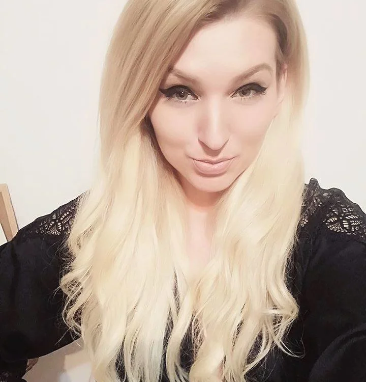 realcouple99's Offline Chat Room