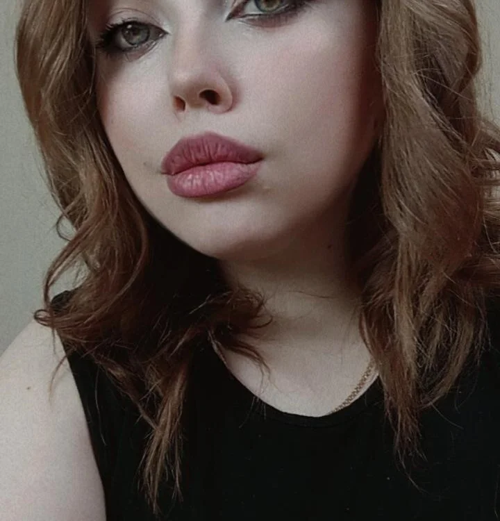 Lisa_Agnes' Offline Chat Room