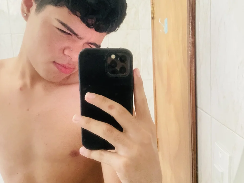 ห้องแชทออฟไลน์ของ luiser_hotie