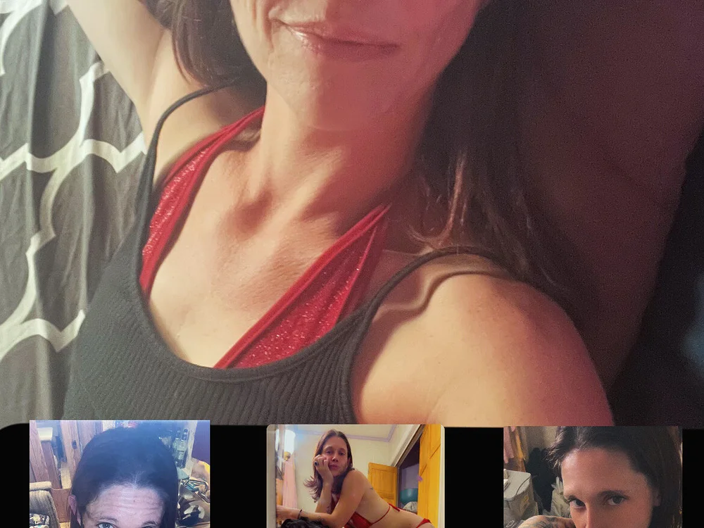 YoMomma-xoxo13's Offline XXX Chat