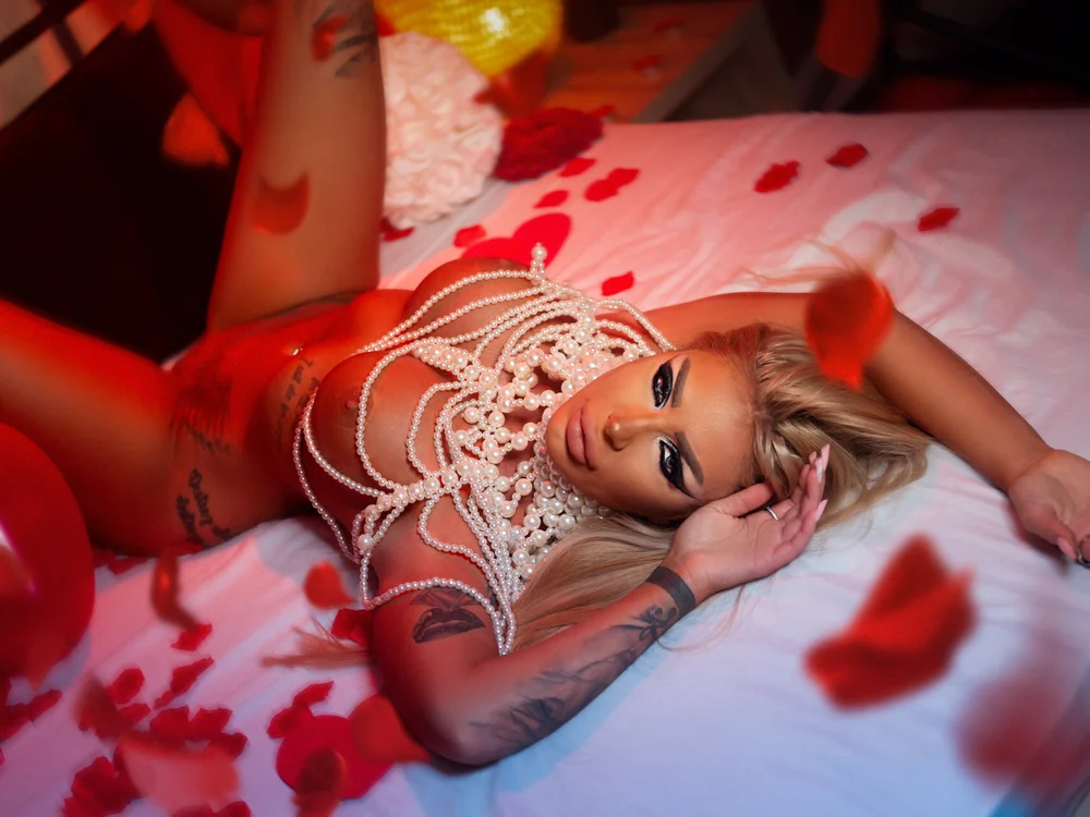 RaquelleSharon offline chatrum