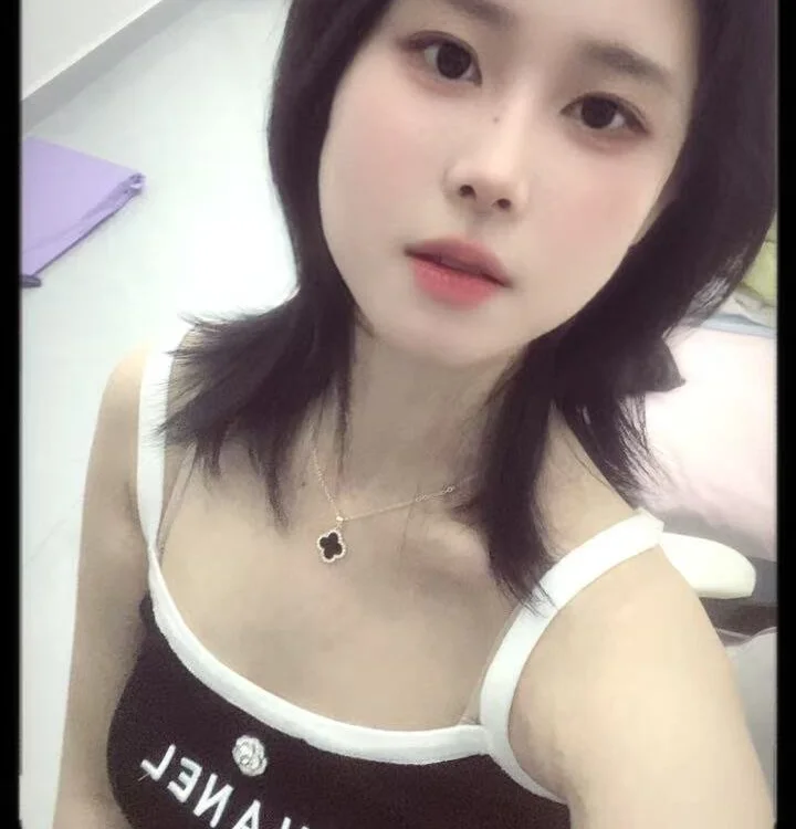 qianssss Chat XXX Ngoại tuyến