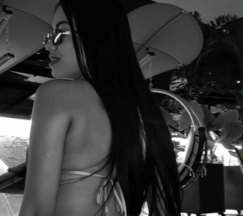 valee_duran's Offline XXX Chat