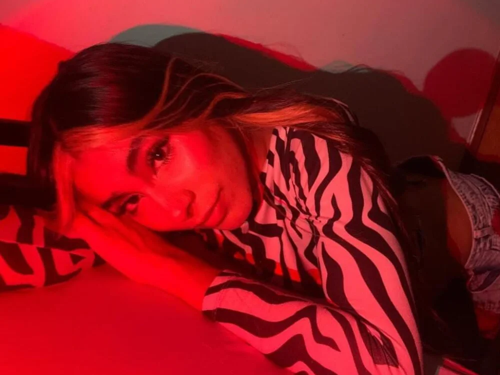 Violett_Divine: συνομιλία ΧΧΧ εκτός σύνδεσης