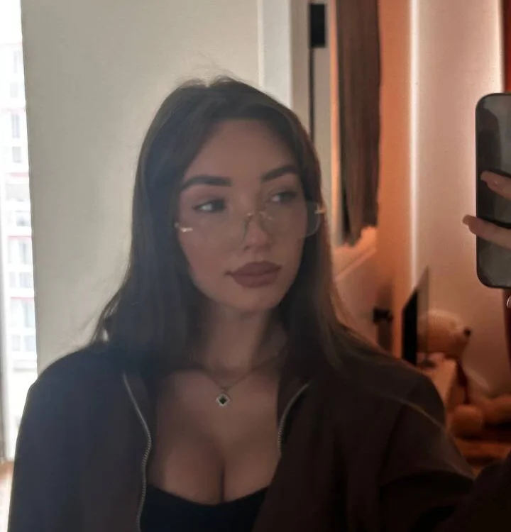 Emilia_mala Offline XXX-Chat