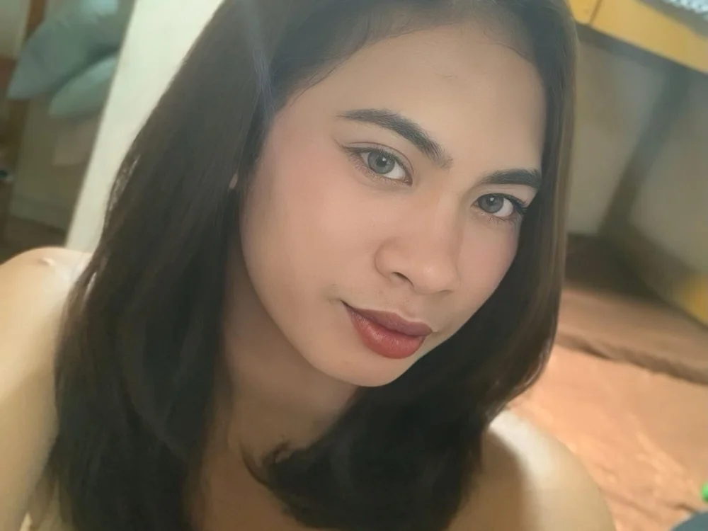 YourladyLia_ Chat XXX offline