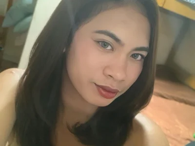 YourladyLia_