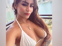 Model Holly_22