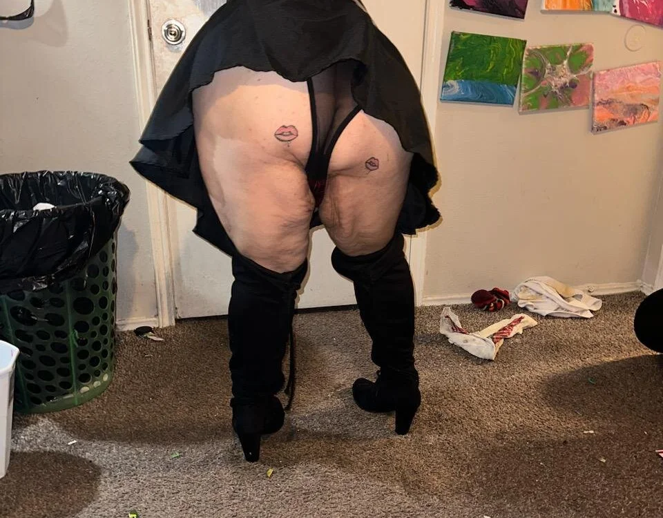 lizzylipss7's Offline XXX Chat