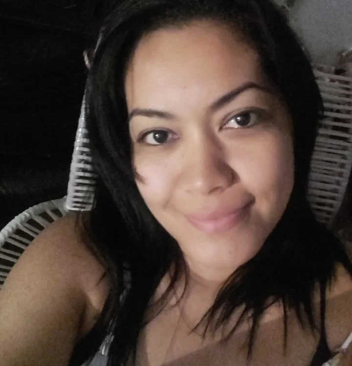 Halle_Rose's Offline Chat Room