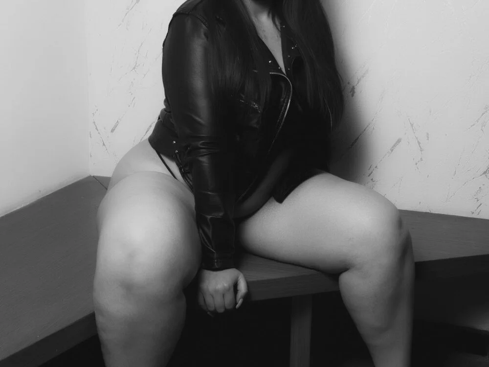 Isa_Thompson__ offline XXX-chat