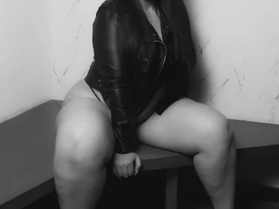 Isa_Thompson__ profile