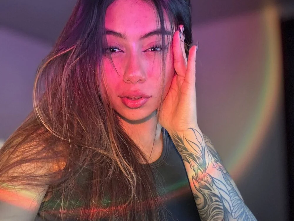 Cataleyaa23 Offline XXX-Chat