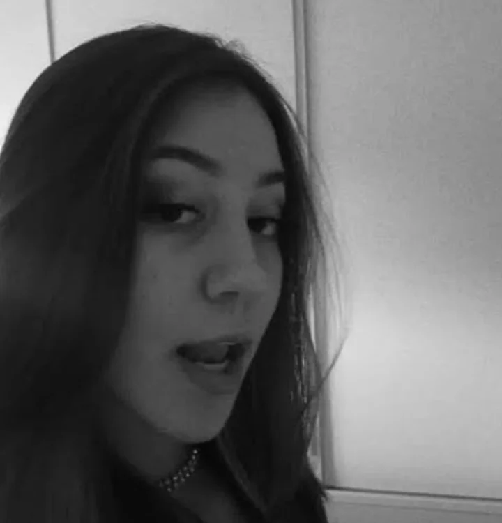 Clara19's Offline Chat Room