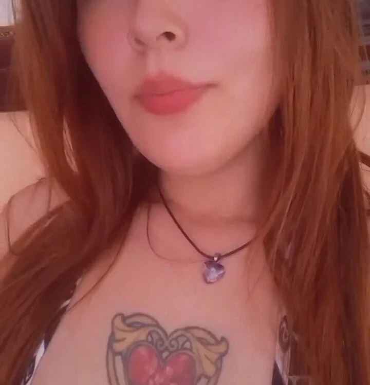 ambrcrazyy Adlı Modelin Çevrimdışı Sohbet Odası