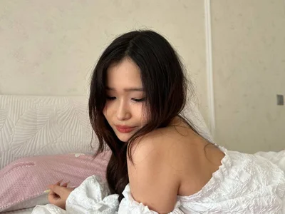 Yeniimai - Girl 