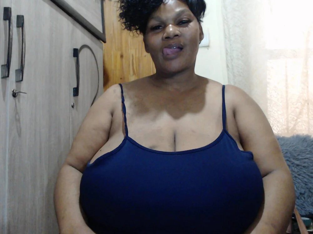 Chat XXX en directo de CUTEFIRMMELONSS