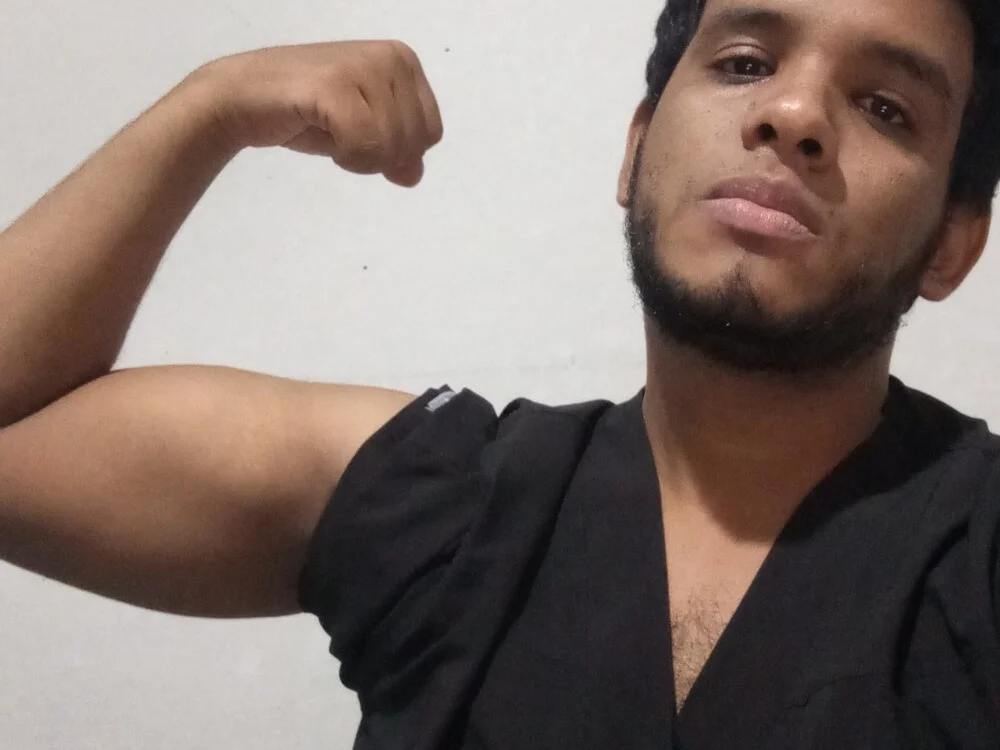 josecamsex27's Offline XXX Chat