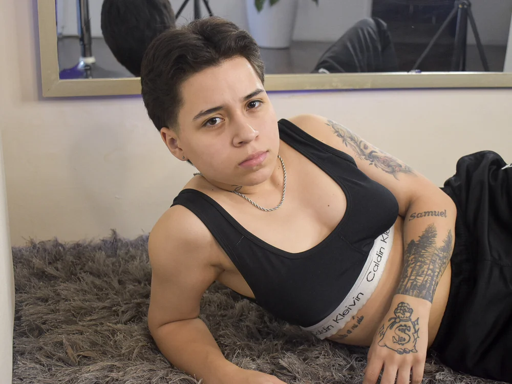 noha_parkern Offline XXX chat