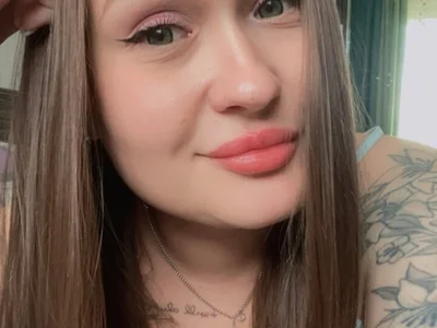 MelLovell Female Topless Online Cam Chat