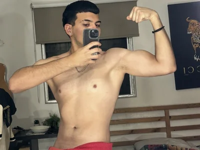 Massimo_28 Male Shower Online Webcam Chat