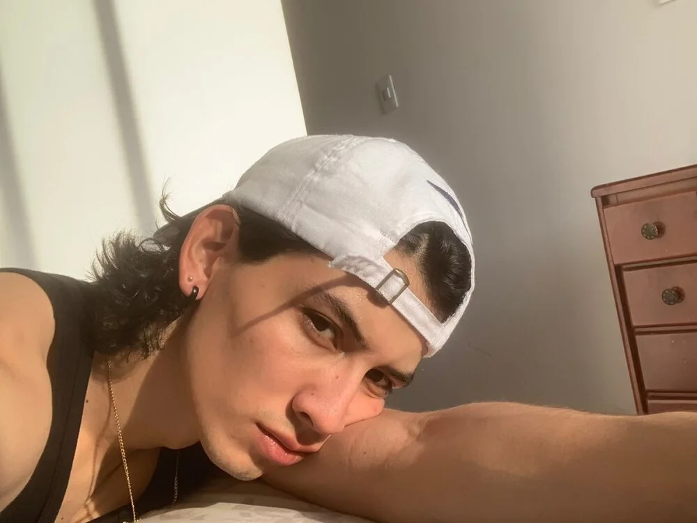 Santi_delacruz's Offline XXX Chat