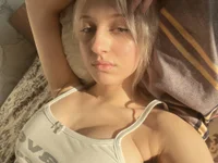 Moonliora's webcam live show