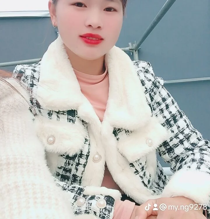 Hoahonggai1 Chat XXX Ngoại tuyến