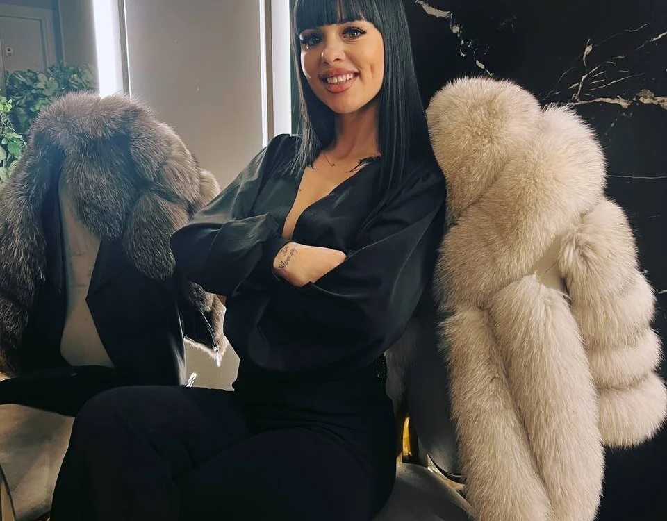 AngelinaJoye's Offline Chat Room