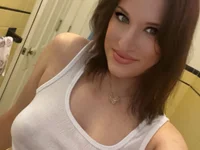 Redheaded_Siren's Offline Chat Room