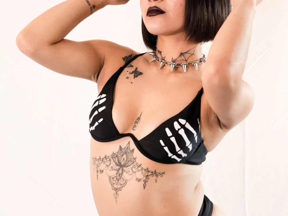 lapatronaexoticaa's Offline Chat Room