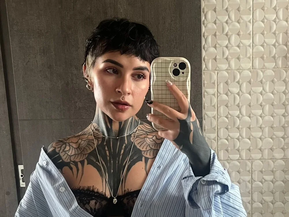 Luana_fiore Chat XXX offline