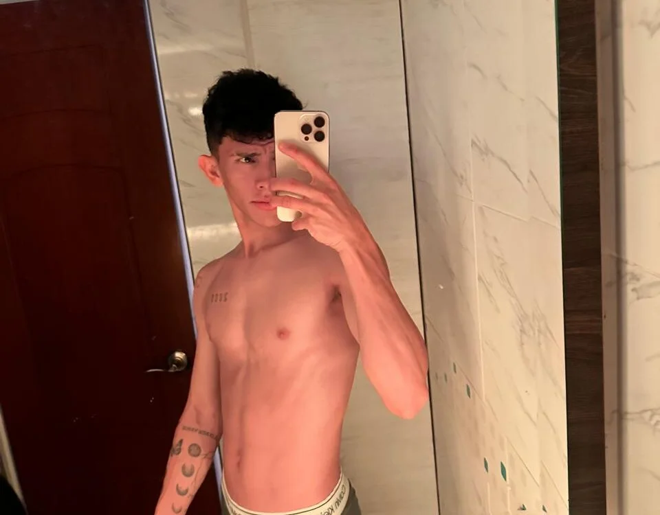 Matteo_twinks' Offline Chat Room