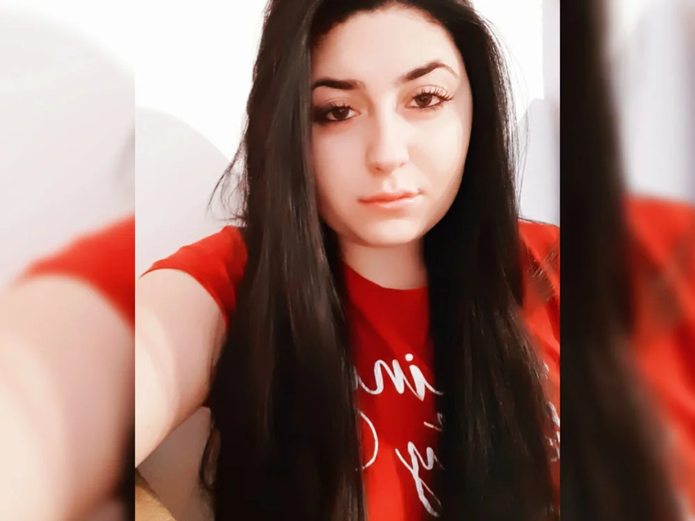 Amyra_07's Offline XXX Chat